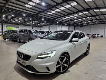 Used Volvo V40 2019 for sale - 78115803: Photo
