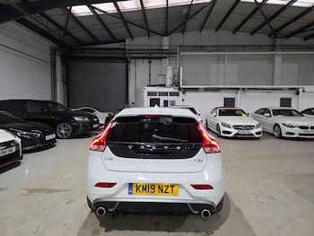 Used Volvo V40 2019 for sale - 78115803: Photo