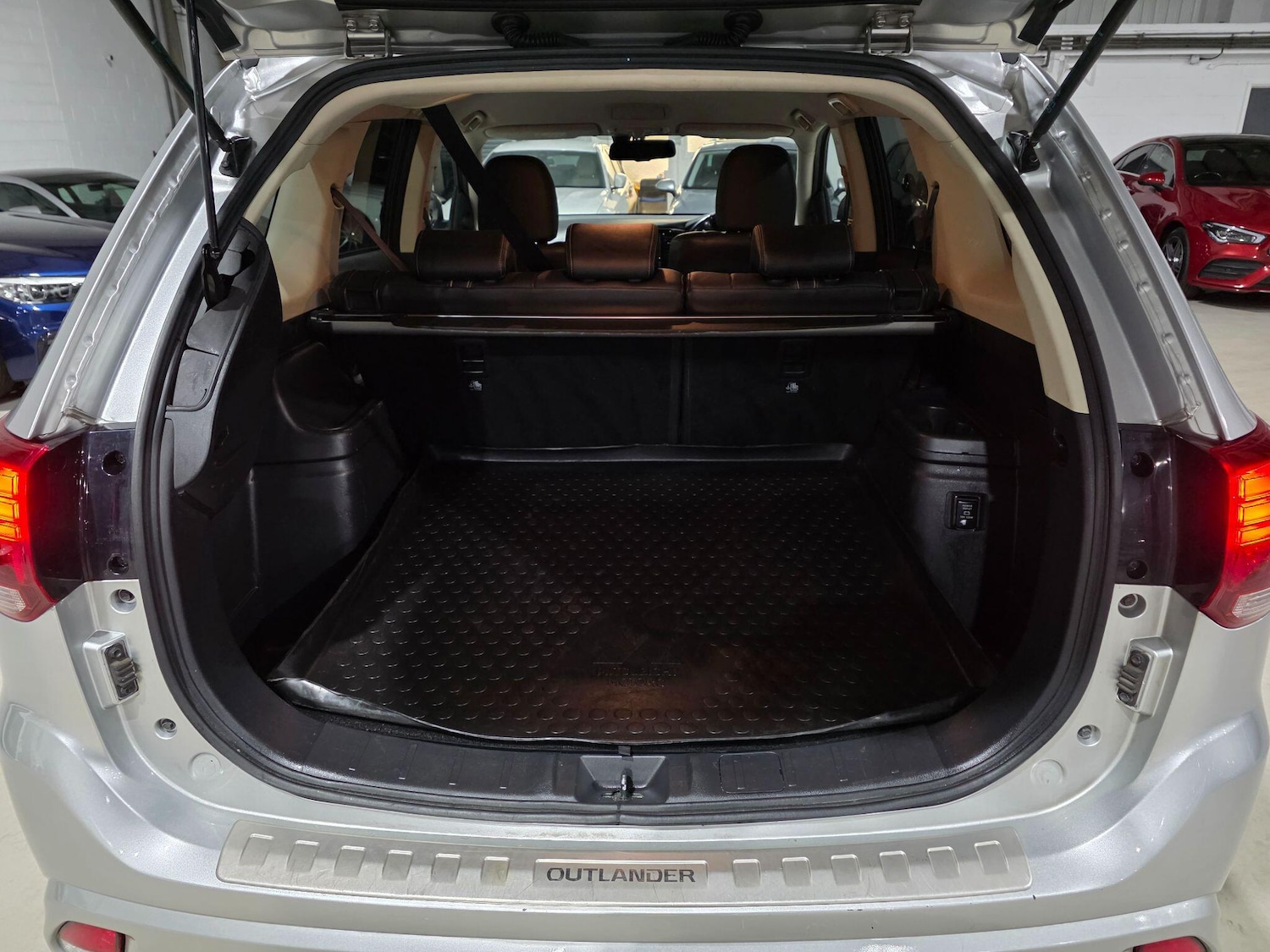 Used Mitsubishi Outlander 2018 for sale - 76965626: Photo 29