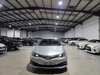 Used Toyota Auris 2018 for sale - 77351740: Photo