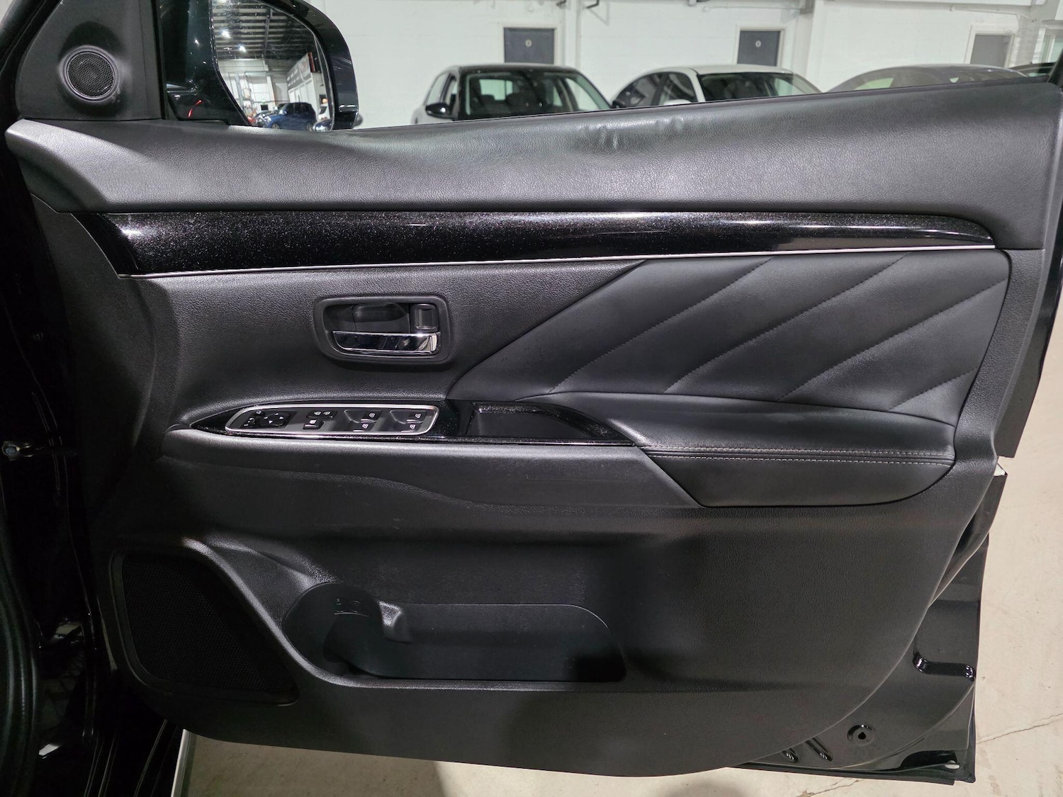 Used Mitsubishi Outlander 2018 for sale - 76613134: Photo 11