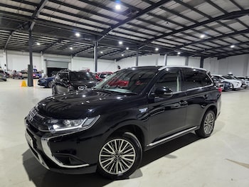 Used Mitsubishi Outlander 2018 for sale - 76613134: Photo