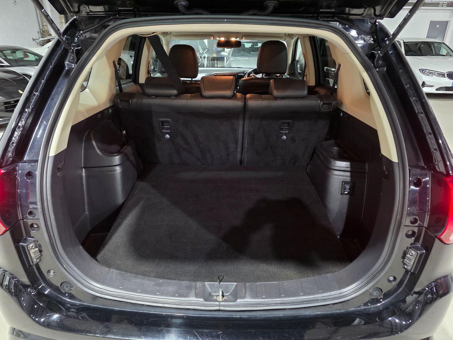 Used Mitsubishi Outlander 2018 for sale - 76613134: Photo 25