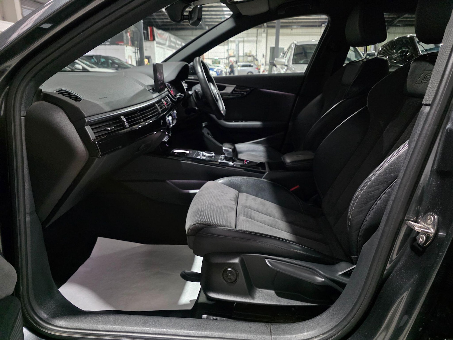 Used Audi A4 Avant 2018 for sale - 76152708: Photo 27