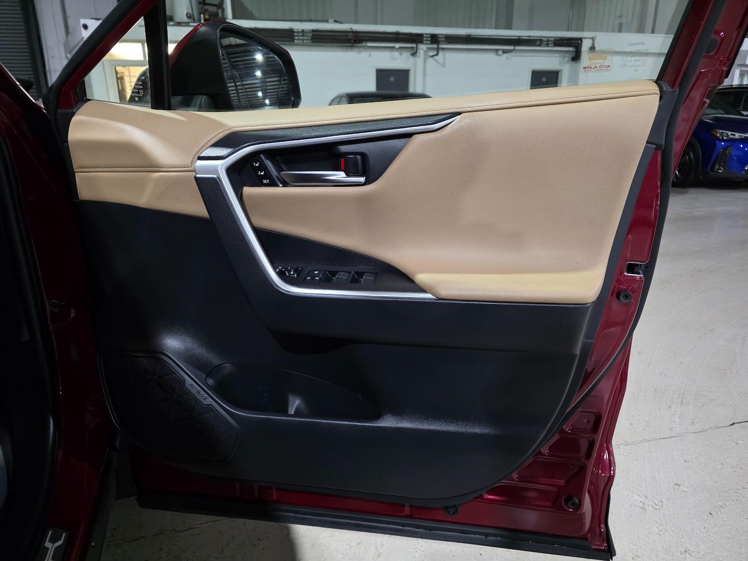 Used Toyota RAV4 2019 for sale - 77190721: Photo 16