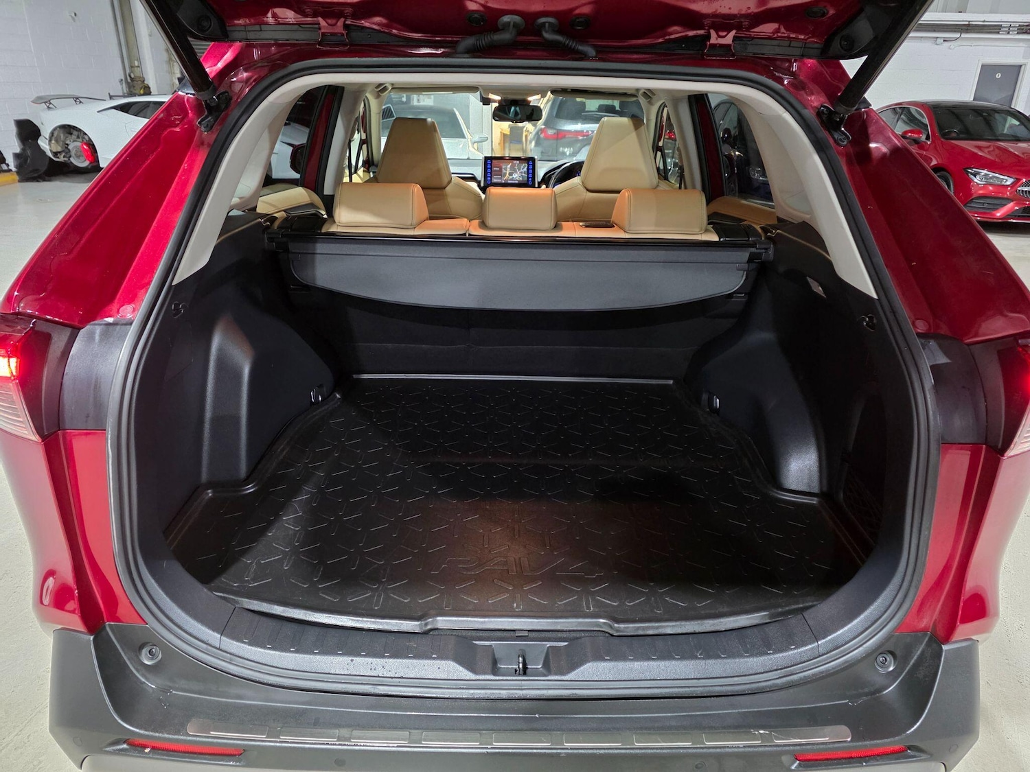 Used Toyota RAV4 2019 for sale - 77190721: Photo 32