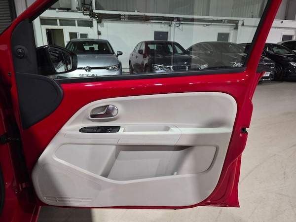 Used Volkswagen up! 2017 for sale - 76136501: Photo 10