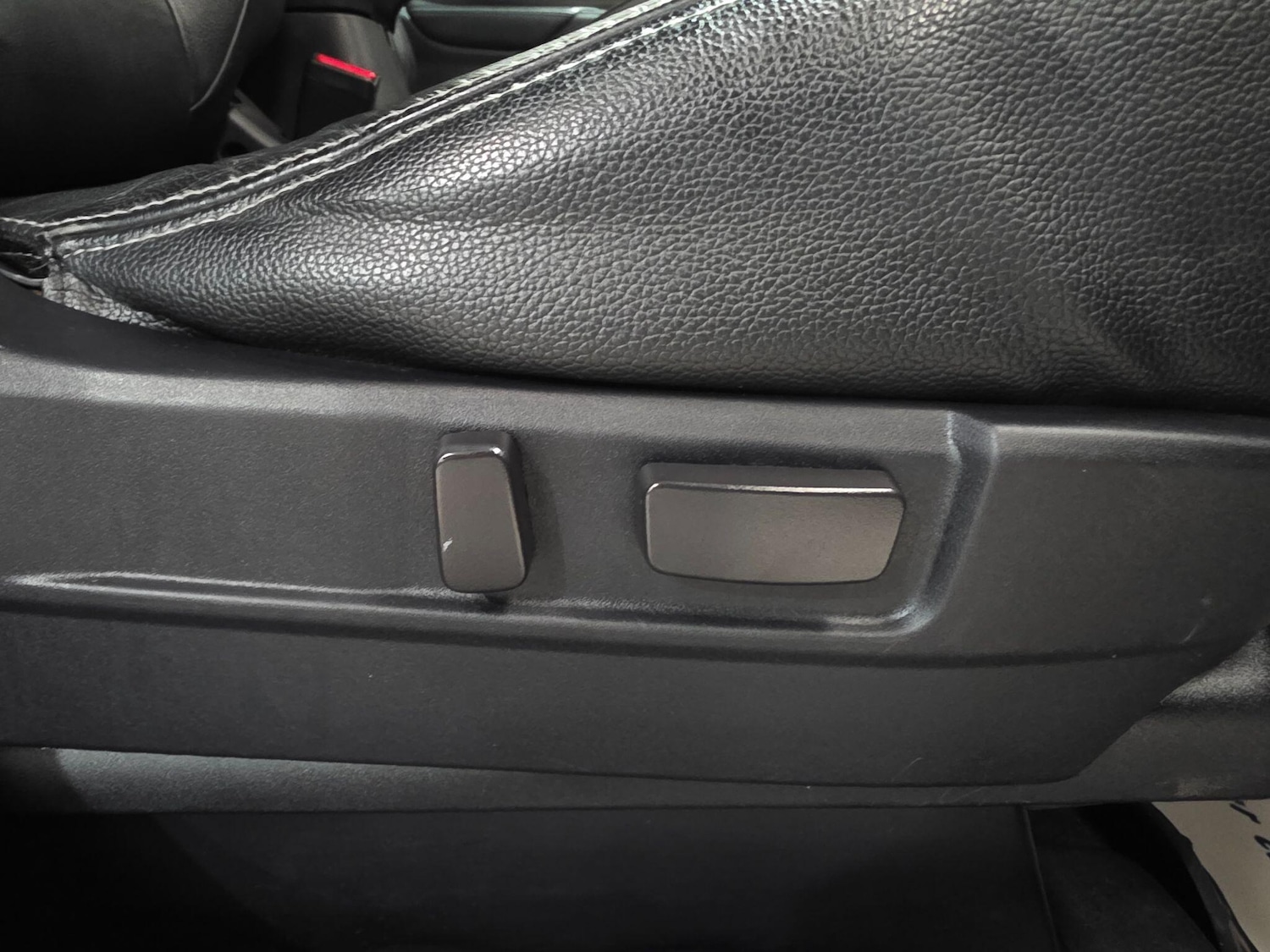 Used Mitsubishi Outlander 2015 for sale - 76398103: Photo 12