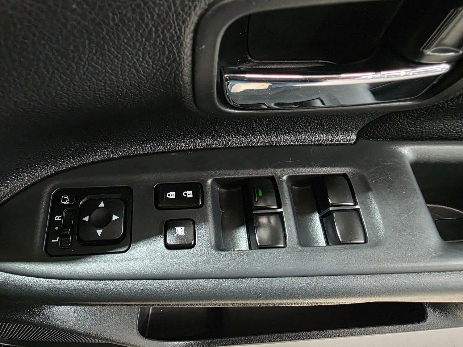 Used Mitsubishi Outlander 2015 for sale - 76398103: Photo 15