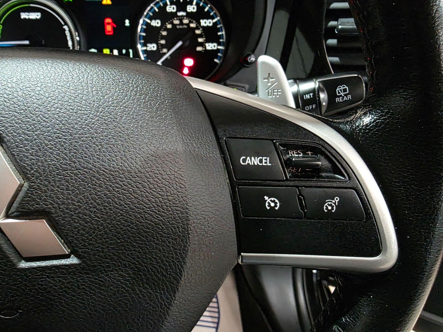 Used Mitsubishi Outlander 2015 for sale - 76398103: Photo 17