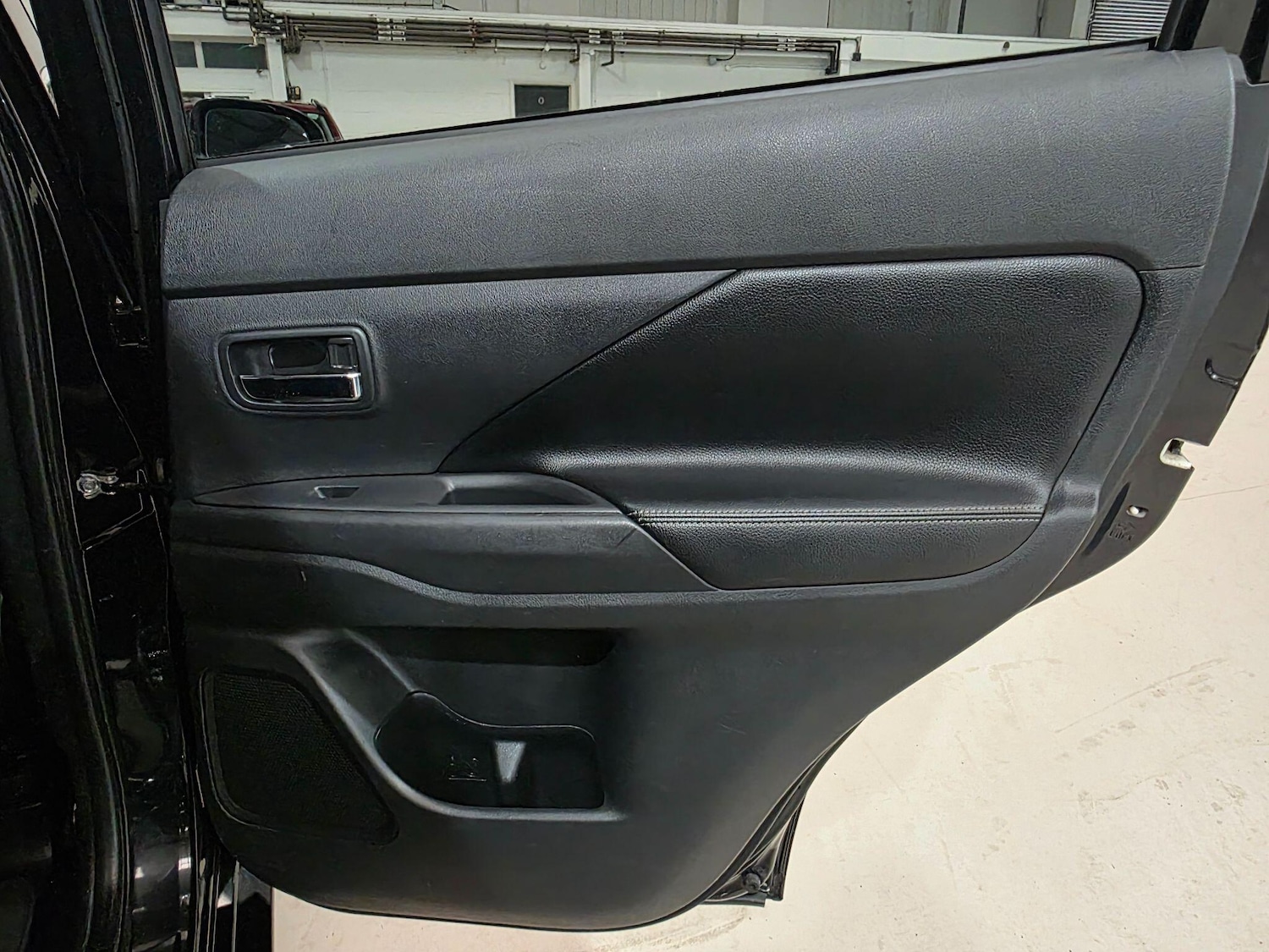 Used Mitsubishi Outlander 2015 for sale - 76398103: Photo 22