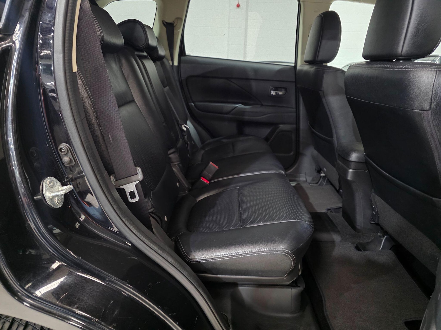Used Mitsubishi Outlander 2015 for sale - 76398103: Photo 24