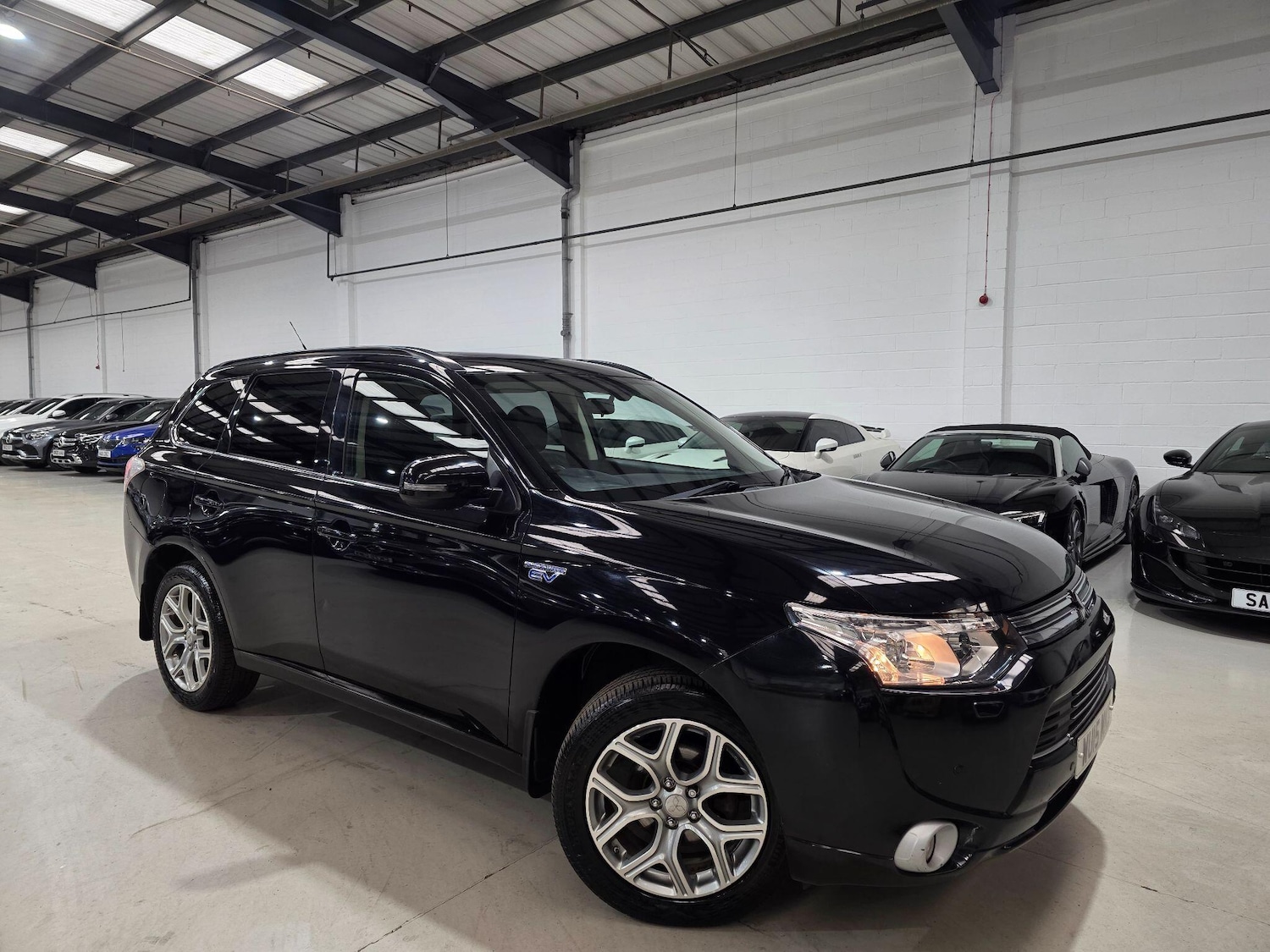 Used Mitsubishi Outlander 2015 for sale - 76398103: Photo 3