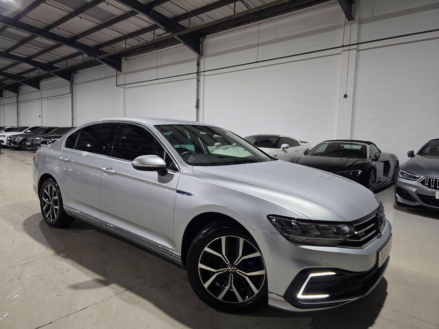 Used Volkswagen Passat for sale - 77016649: Photo 3