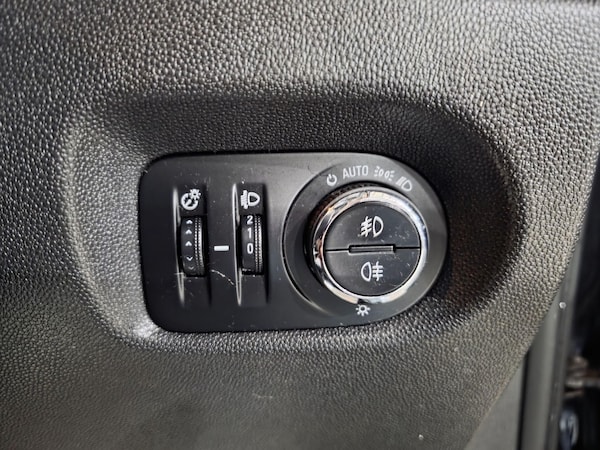Used Vauxhall Corsa 2011 for sale - 76094509: Photo 13
