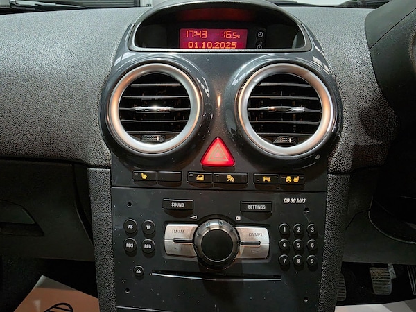 Used Vauxhall Corsa 2011 for sale - 76094509: Photo 7