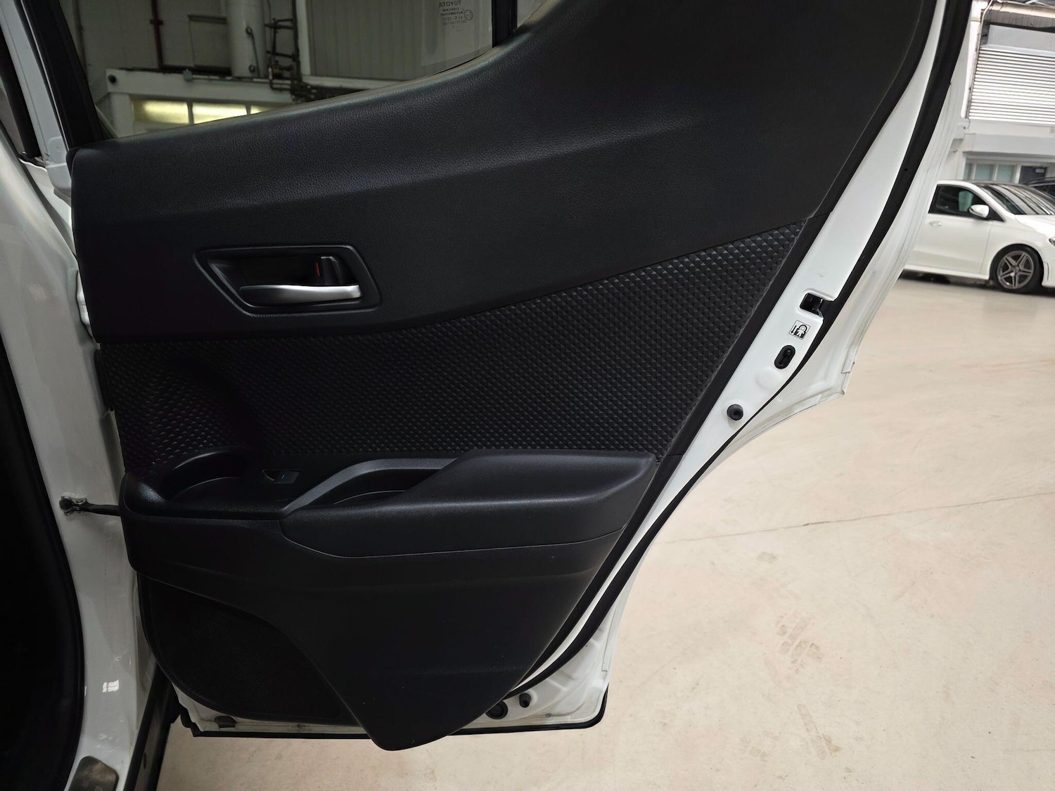 Used Toyota C-HR 2022 for sale - 76214279: Photo 18