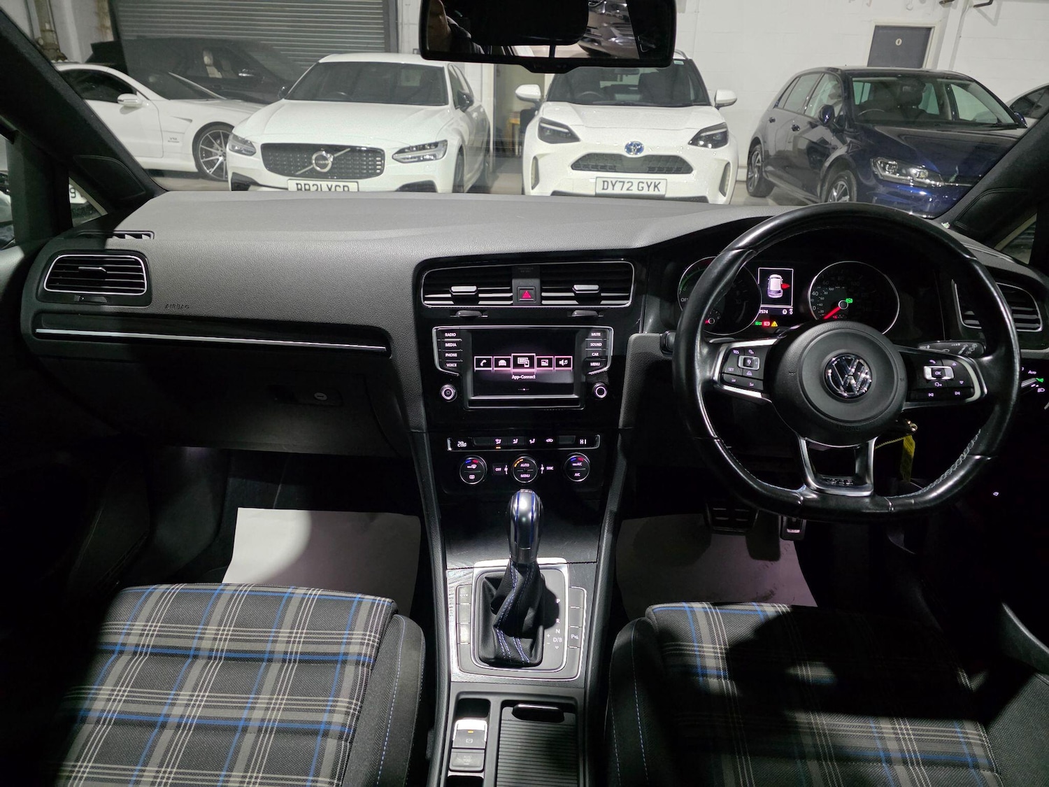 Used Volkswagen Golf 2016 for sale - 76473748: Photo 4