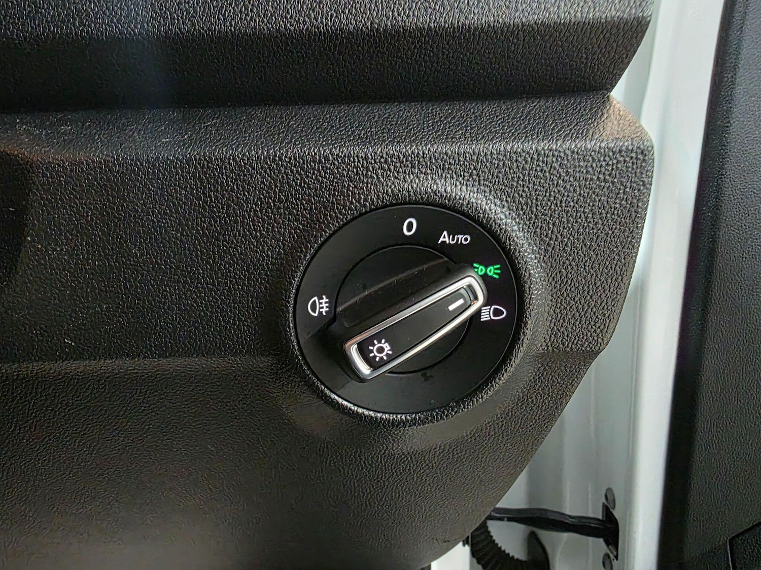 Used Volkswagen T-Roc for sale - 76727940: Photo 17