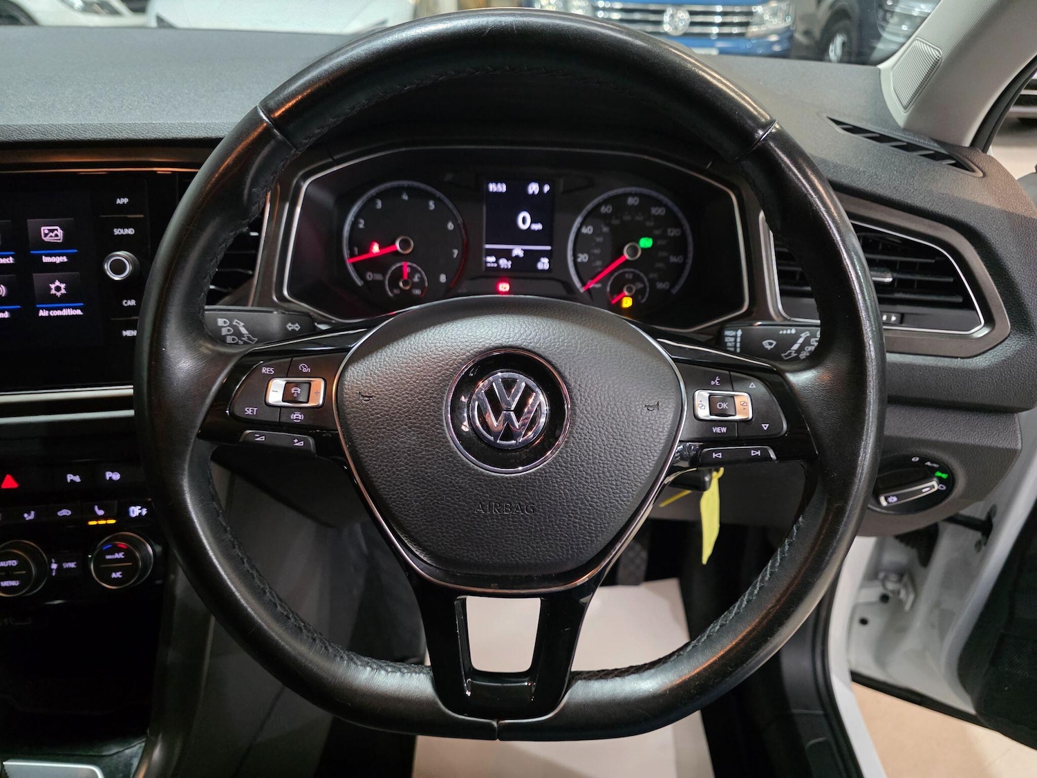 Used Volkswagen T-Roc for sale - 76727940: Photo 18