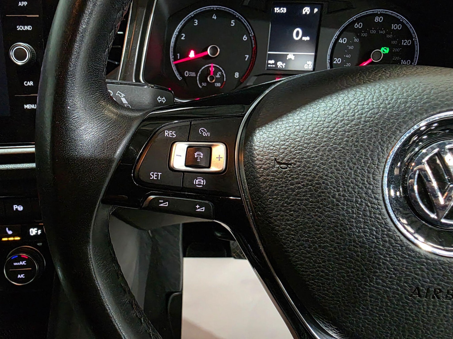 Used Volkswagen T-Roc for sale - 76727940: Photo 20