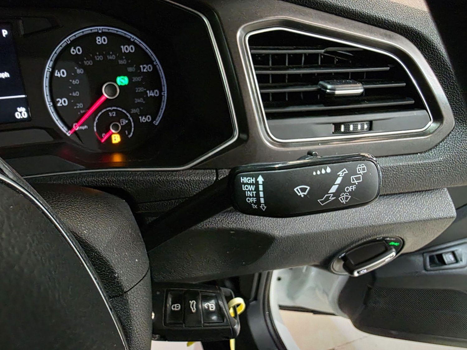 Used Volkswagen T-Roc for sale - 76727940: Photo 21