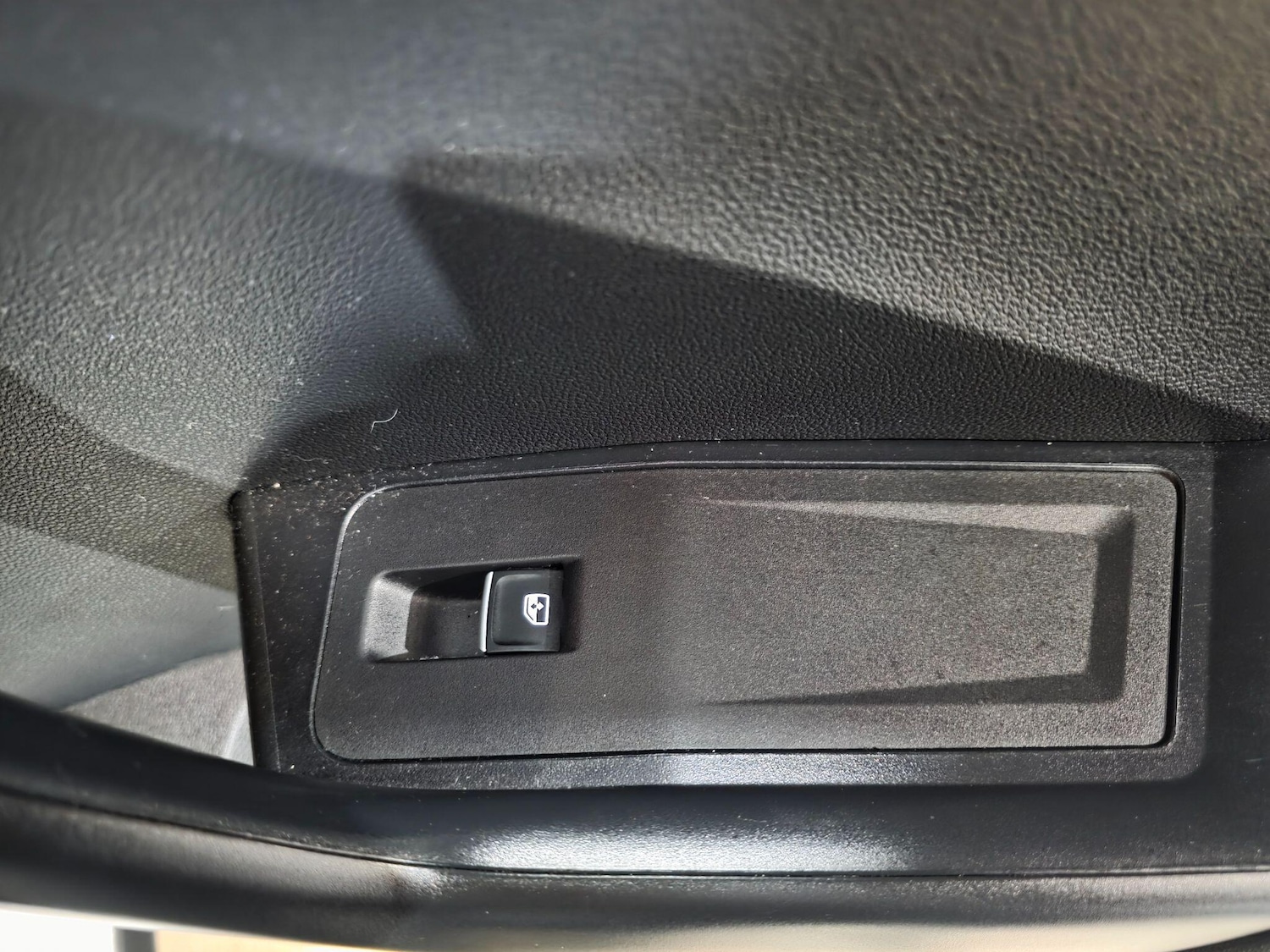 Used Volkswagen T-Roc for sale - 76727940: Photo 24