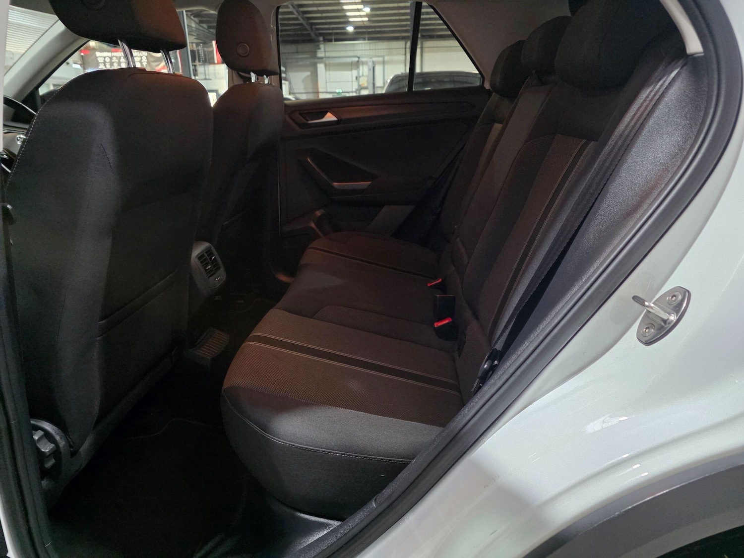 Used Volkswagen T-Roc for sale - 76727940: Photo 26