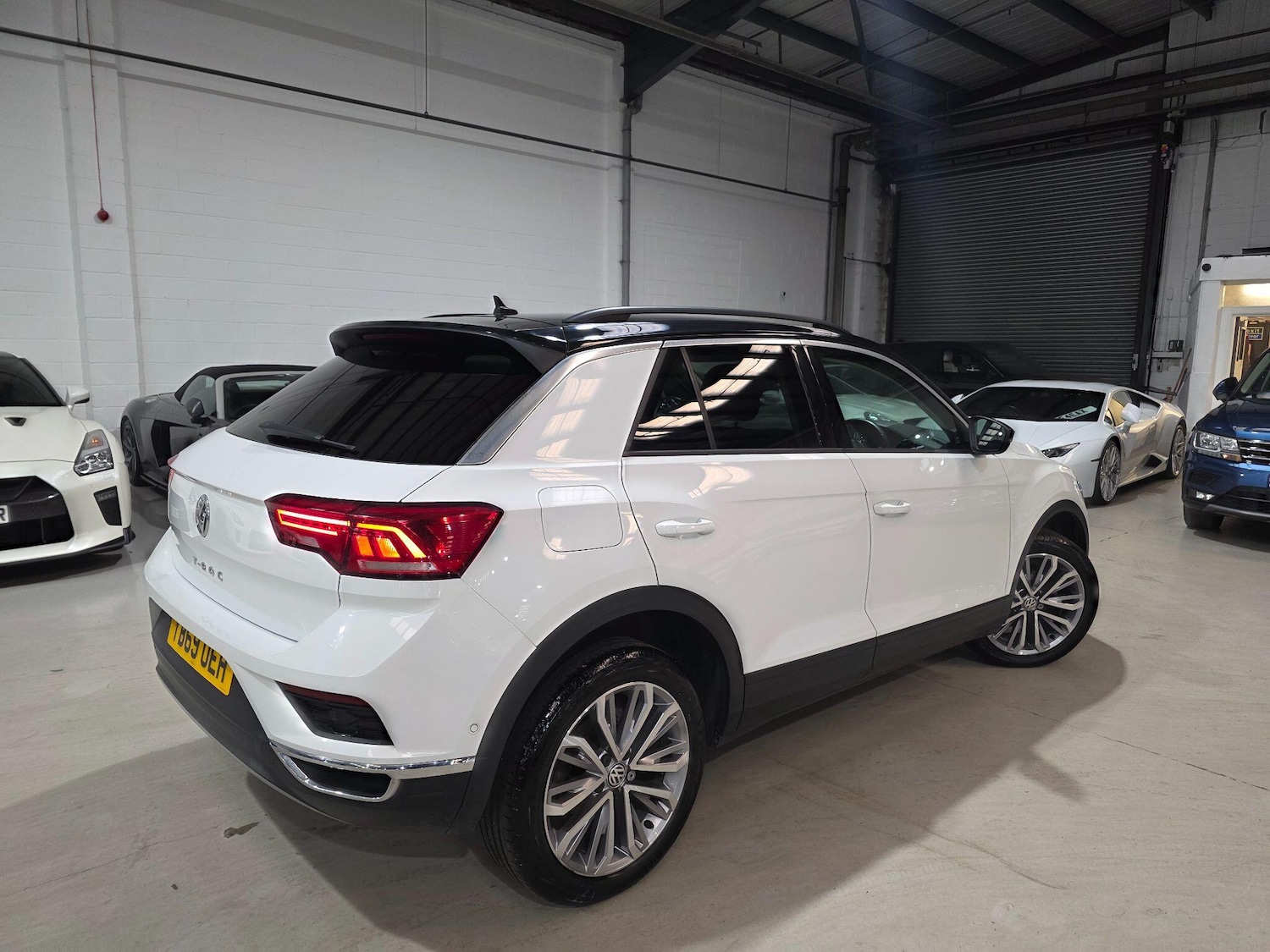 Used Volkswagen T-Roc for sale - 76727940: Photo 28