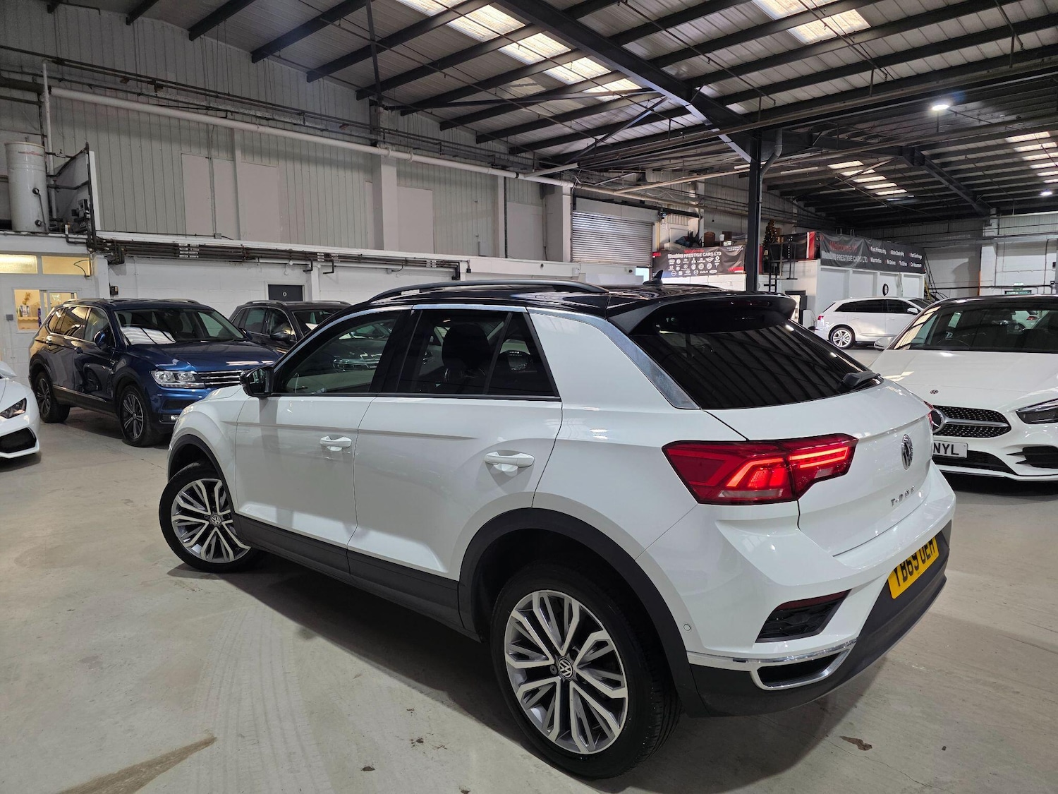 Used Volkswagen T-Roc for sale - 76727940: Photo 29
