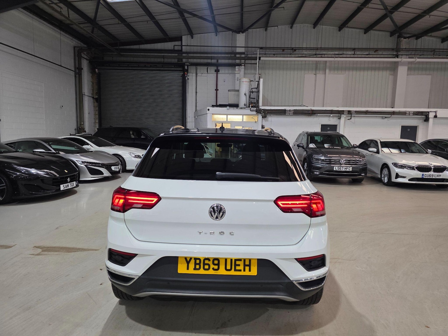 Used Volkswagen T-Roc for sale - 76727940: Photo 4