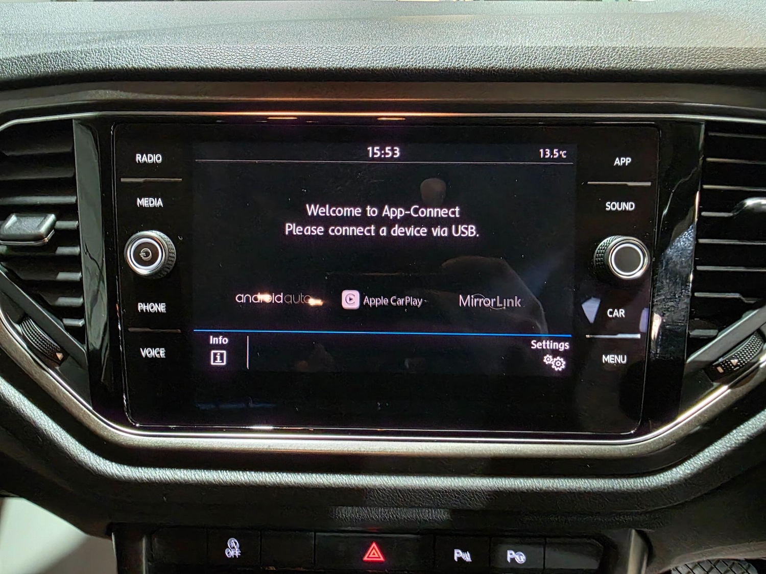 Used Volkswagen T-Roc for sale - 76727940: Photo 8