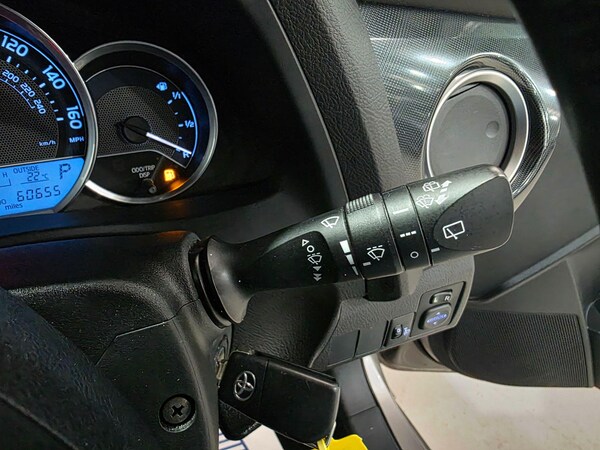 Used Toyota Auris 2013 for sale - 76085180: Photo 17