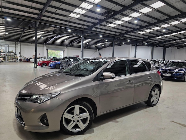 Used Toyota Auris 2013 for sale - 76085180: Photo 1