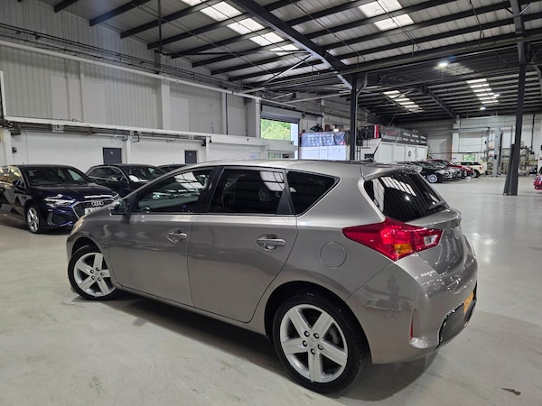 Used Toyota Auris 2013 for sale - 76085180: Photo 24