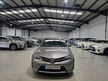 Used Toyota Auris 2013 for sale - 76085180: Photo 2