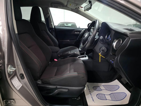 Used Toyota Auris 2013 for sale - 76085180: Photo 5