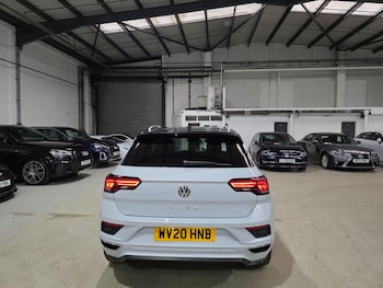 Used Volkswagen T-Roc 2020 for sale - 77496267: Photo