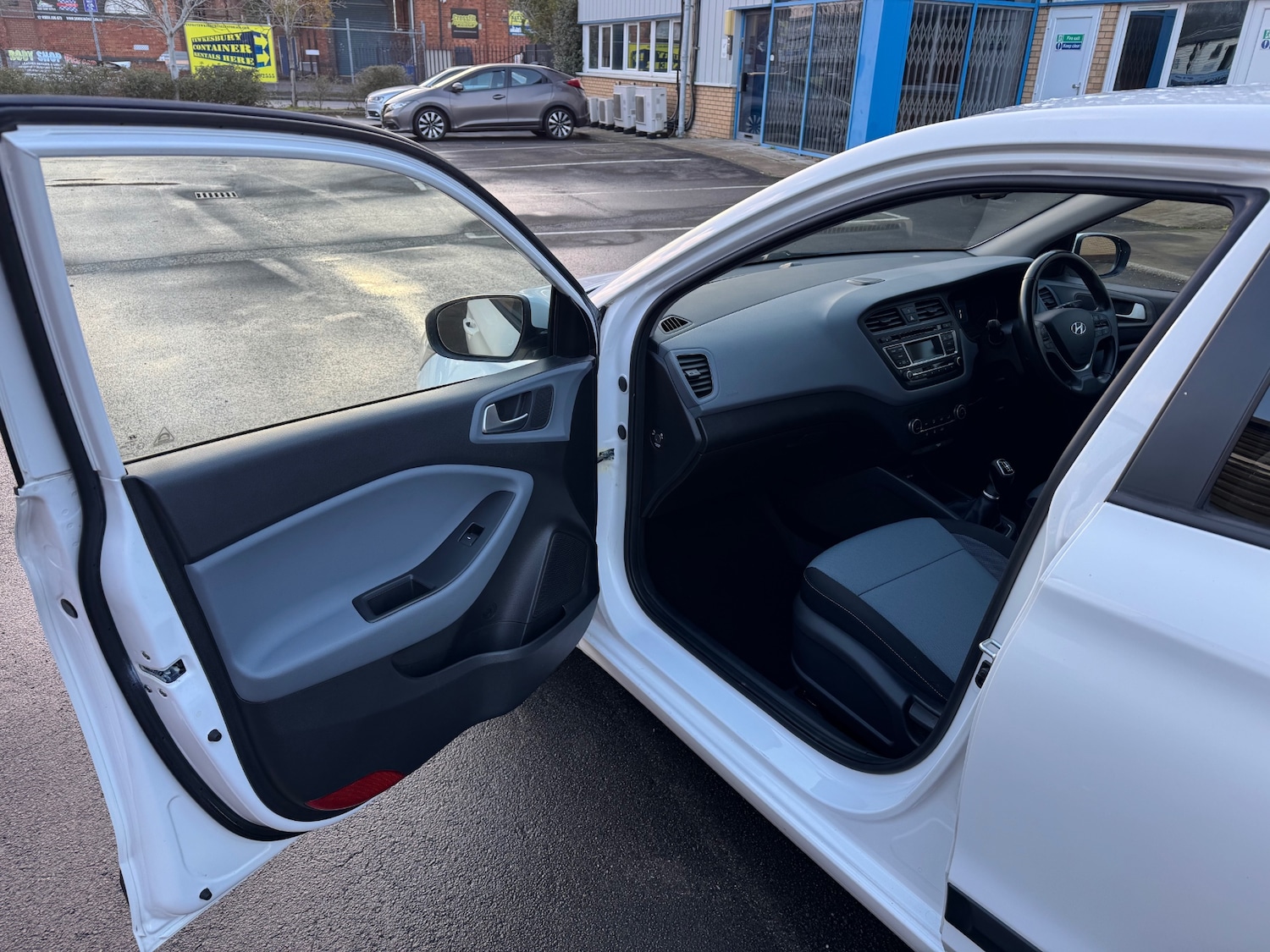 Used Hyundai i20 2015 for sale - 77173570: Photo 17