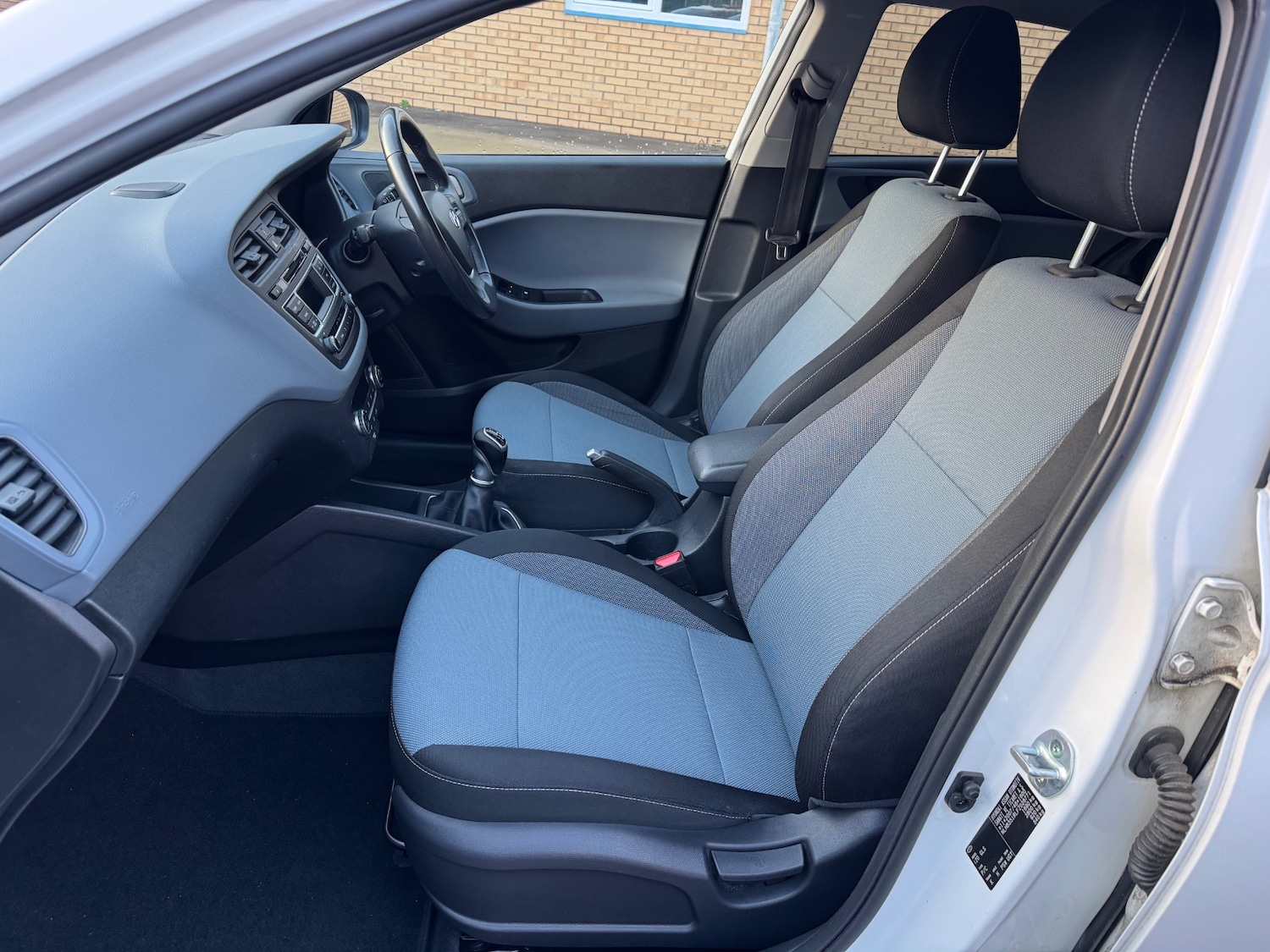 Used Hyundai i20 2015 for sale - 77173570: Photo 19