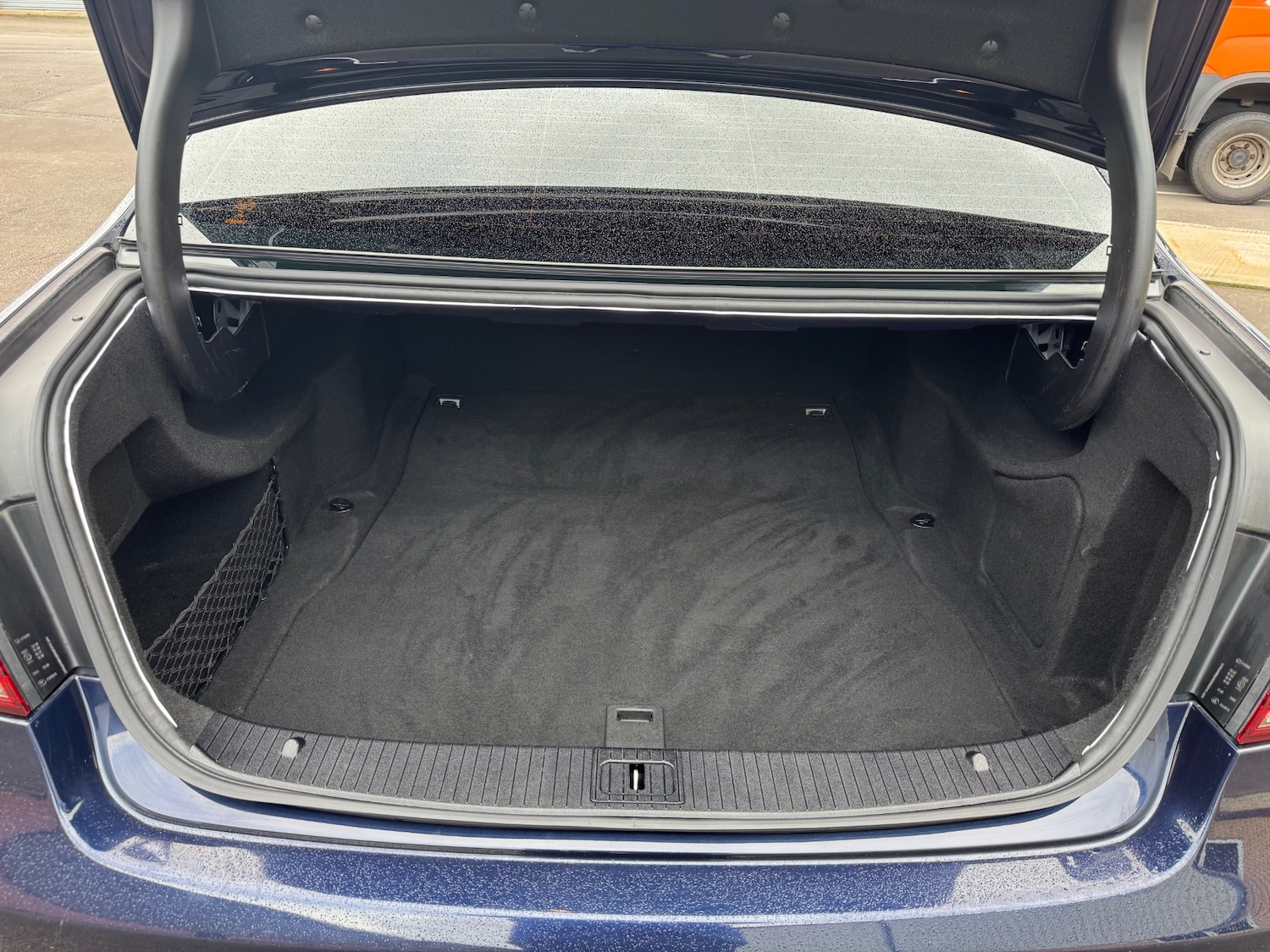 Used Mercedes-Benz E Class 2015 for sale - 76725441: Photo 27