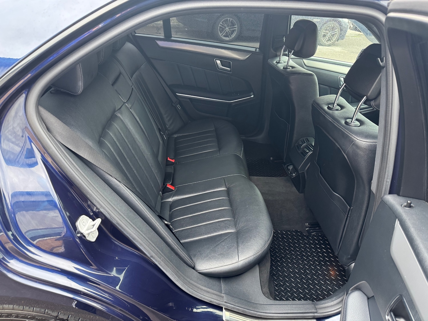 Used Mercedes-Benz E Class 2015 for sale - 76725441: Photo 30