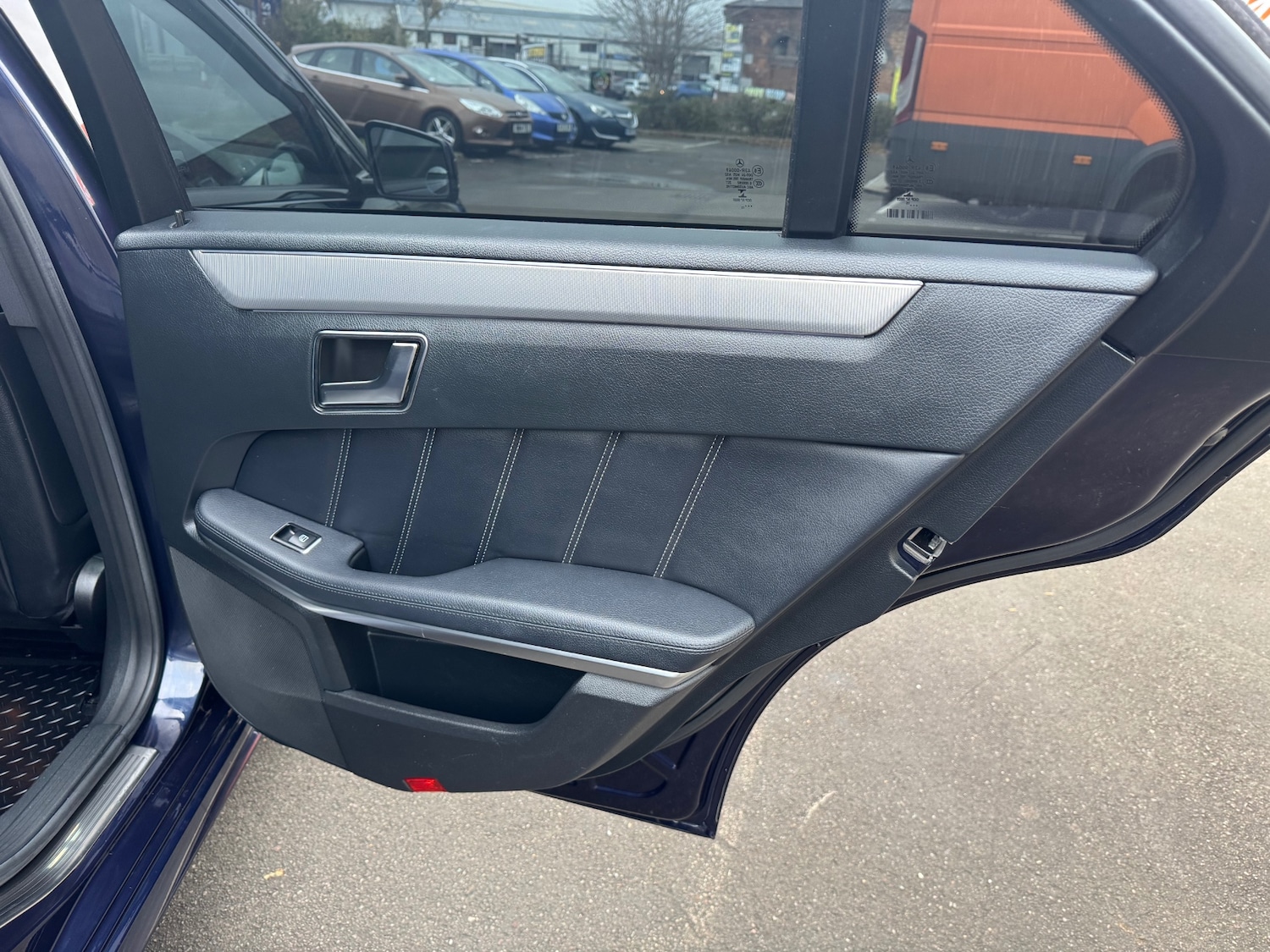 Used Mercedes-Benz E Class 2015 for sale - 76725441: Photo 33