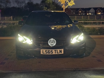 Used Mercedes-Benz E Class 2015 for sale - 76725441: Photo