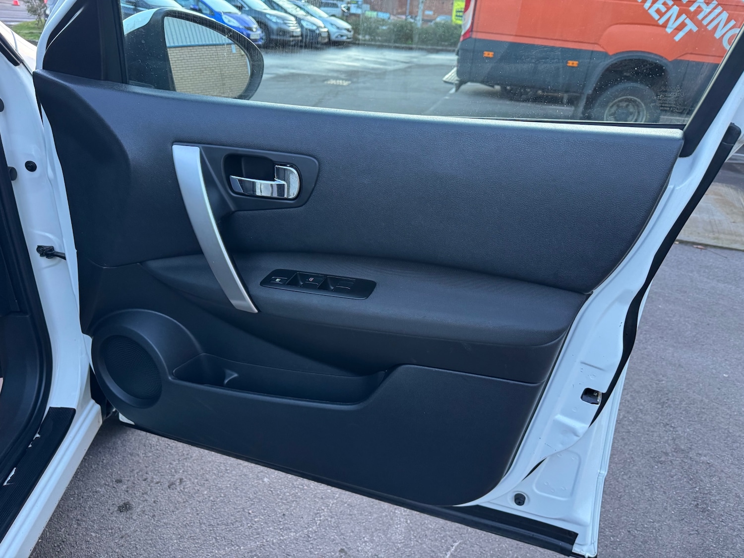 Used Nissan Qashqai 2012 for sale - 76800303: Photo 31