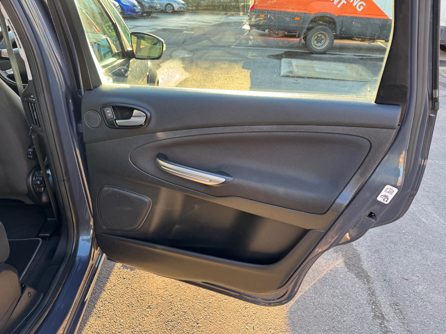 Used Ford S-Max 2012 for sale - 76799641: Photo 32