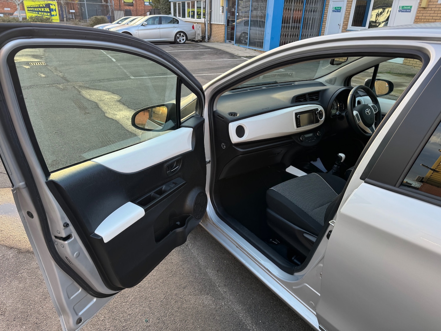 Used Toyota Yaris 2014 for sale - 77008886: Photo 18