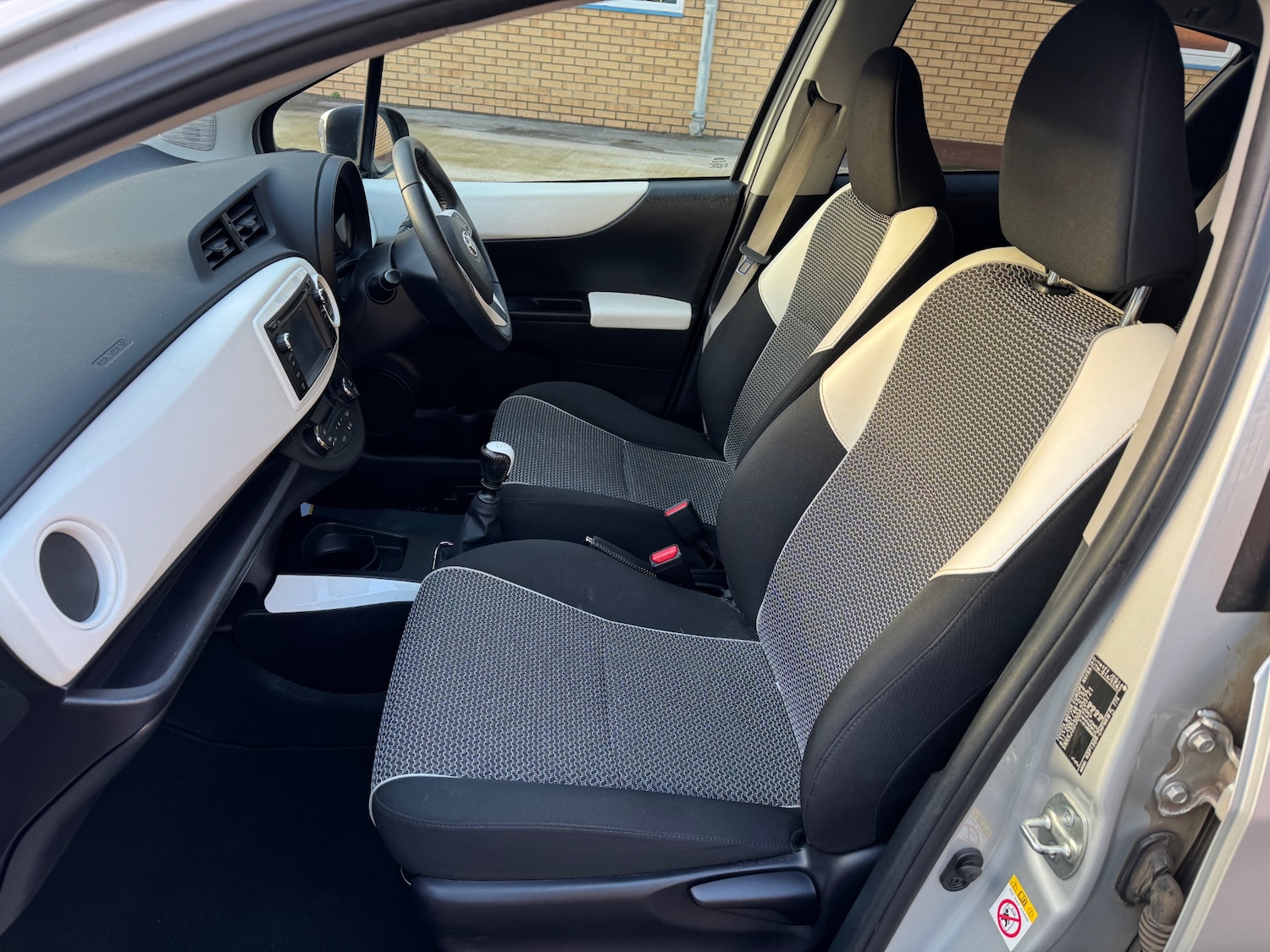 Used Toyota Yaris 2014 for sale - 77008886: Photo 20