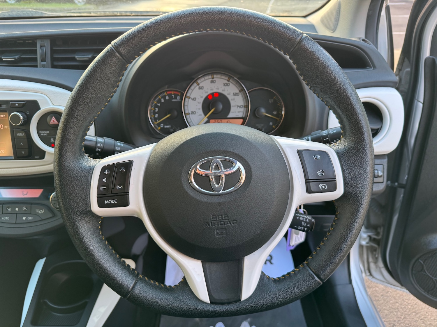 Used Toyota Yaris 2014 for sale - 77008886: Photo 36