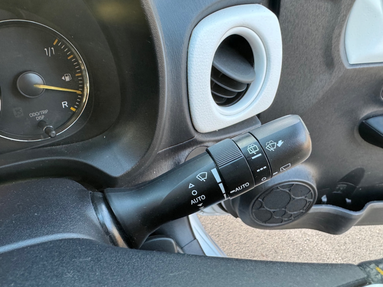 Used Toyota Yaris 2014 for sale - 77008886: Photo 41